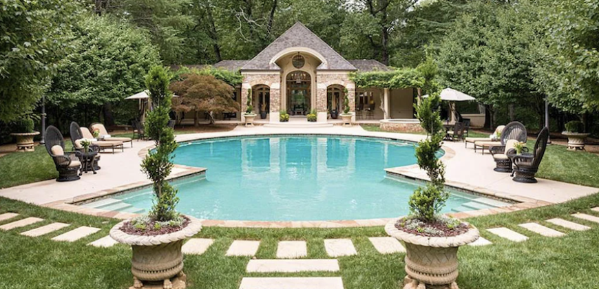 English Tudor near Atlanta in Sandy Springs