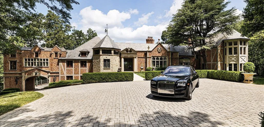 English Tudor near Atlanta in Sandy Springs