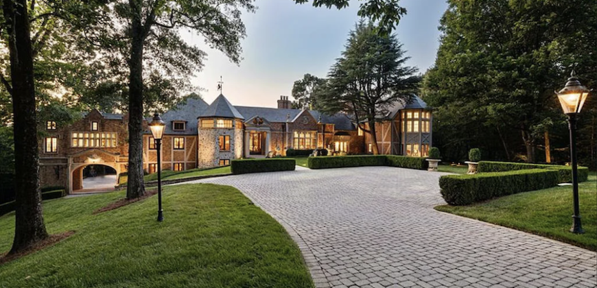 English Tudor near Atlanta in Sandy Springs