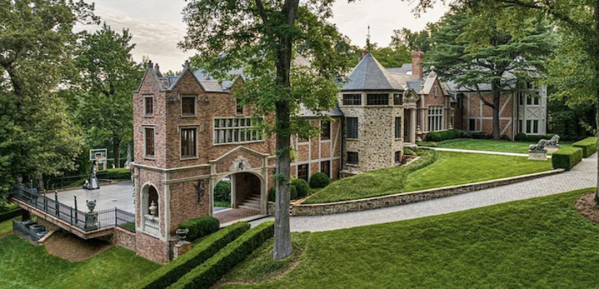 English Tudor near Atlanta in Sandy Springs