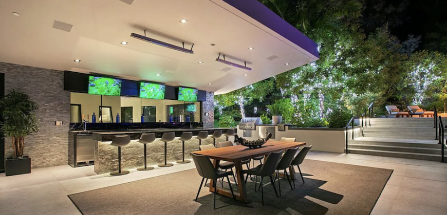 New villa in Los Angeles