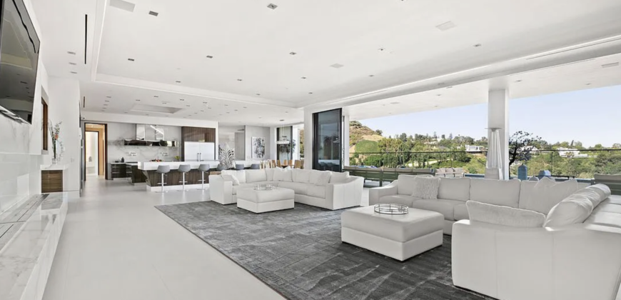 New villa in Los Angeles