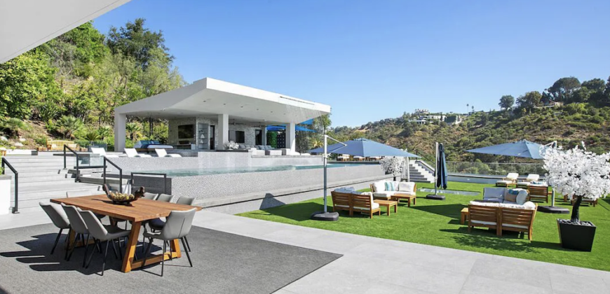 New villa in Los Angeles