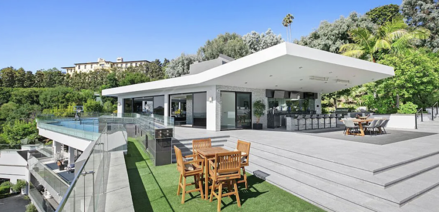 New villa in Los Angeles